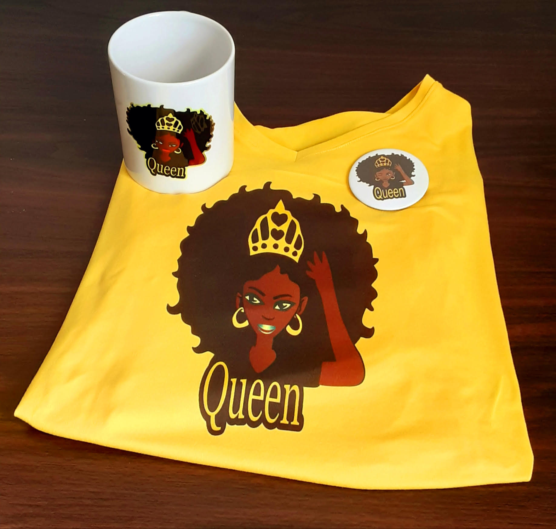Black-Queen-Shirt-Mug-Button-yellow-set.jpg